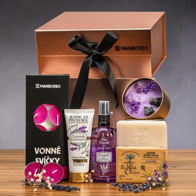 Giftboxeo ajándékdoboz (rózsaarany) – Levendulás kozmetikumokkal